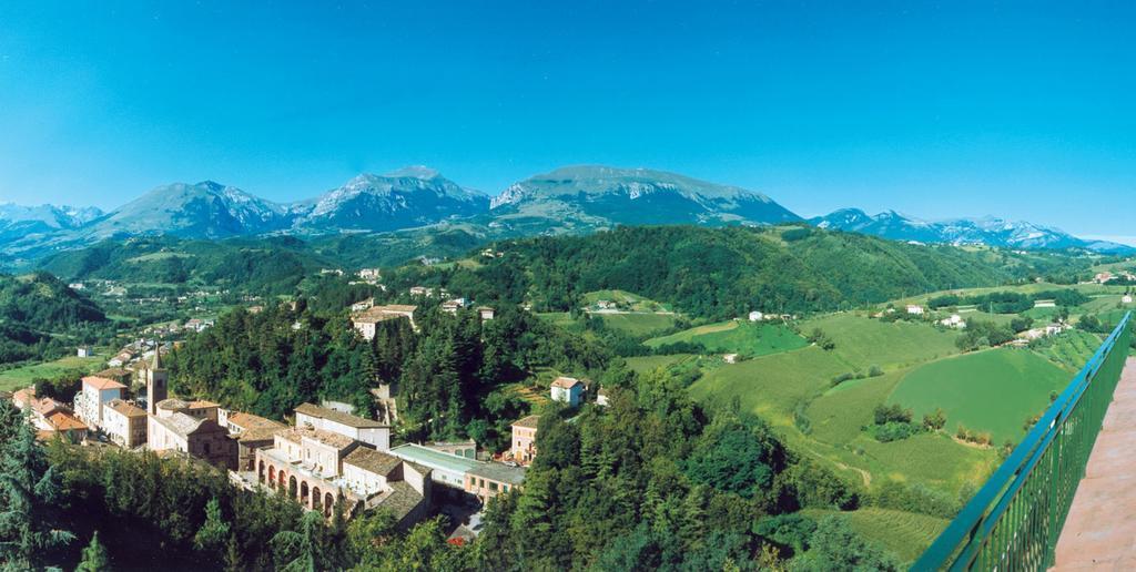 Villa Delle Rose - Hotel Paradiso Amandola Exterior photo